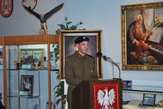 Here Zach makes some brief remarks to the audience.